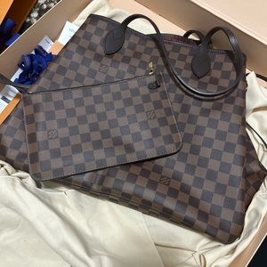 Authentic Louis Vuitton neverfull GM tote large canvas shopping bag with pouch